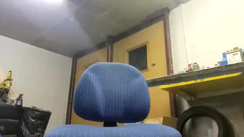 Snapshot of m1guele chatting on 02.06.25 Fucklover online show from 02.06.25