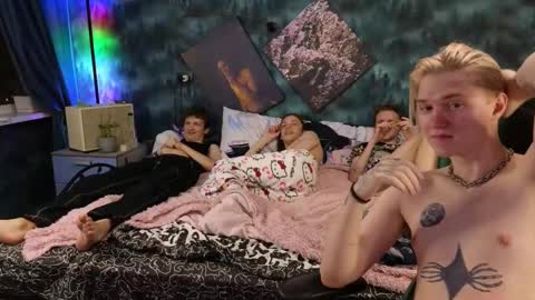 Snapshot of m1shq chatting on 03.10.25 m1shq online show from 03.10.25