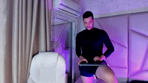 Snapshot of maatt_de_luca chatting on 09.15.25 Matt De Luca online show from 09.15.25