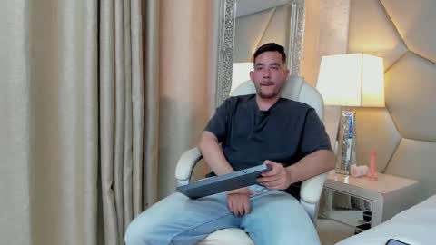 Snapshot of maatt_de_luca chatting on 10.03.25 Matt De Luca online show from 10.03.25