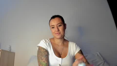 Snapshot of macarenax chatting on 01.07.25 Maca online show from 01.07.25