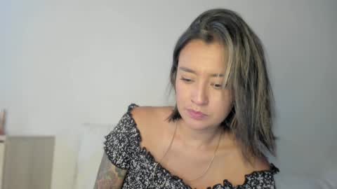 Snapshot of macarenax chatting on 01.30.25 Maca online show from 01.30.25