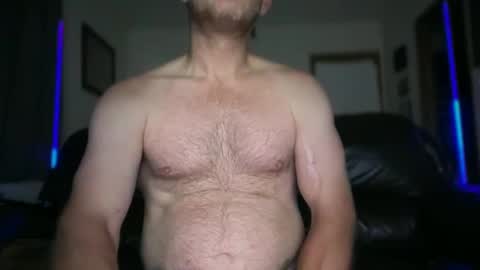 Snapshot of mackincaliallday chatting on 09.25.25 MackinCaliAllDay online show from 09.25.25