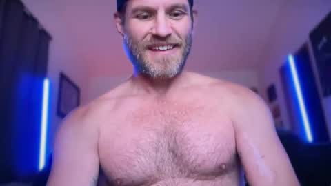 Snapshot of mackincaliallday chatting on 10.16.25 MackinCaliAllDay online show from 10.16.25