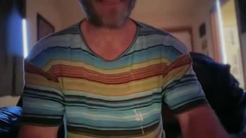Snapshot of mackincaliallday chatting on 10.18.25 MackinCaliAllDay online show from 10.18.25