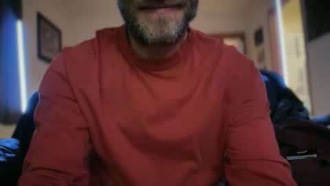 Snapshot of mackincaliallday chatting on 10.19.25 MackinCaliAllDay online show from 10.19.25