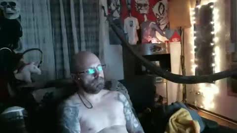 Manuel online show from 01.05.25