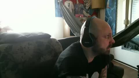 Snapshot of mad_dem0n chatting on 02.11.25 Manuel online show from 02.11.25