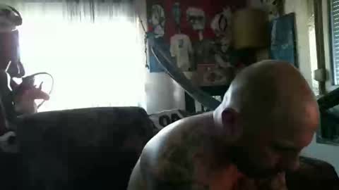 Snapshot of mad_dem0n chatting on 03.02.25 Manuel online show from 03.02.25