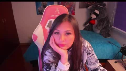 Snapshot of madeleine_shinobi chatting on 02.19.25 Emily Only Fans online show from 02.19.25