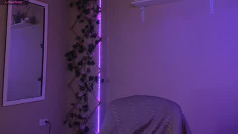 Madeline  online show from 09.09.25