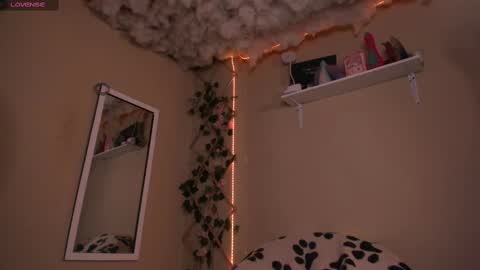 Madeline  online show from 09.15.25