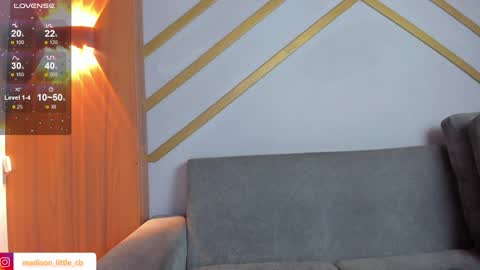 Snapshot of madison_little chatting on 12.10.24 Melissa 700 1400 -5 online show from 12.10.24