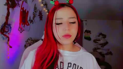 Snapshot of madison_x17 chatting on 12.16.24 madso x17 online show from 12.16.24