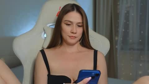 Snapshot of madissson chatting on 02.12.25 Madi Soon online show from 02.12.25