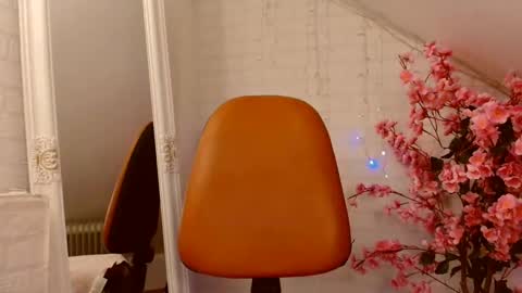 Leena online show from 03.02.25