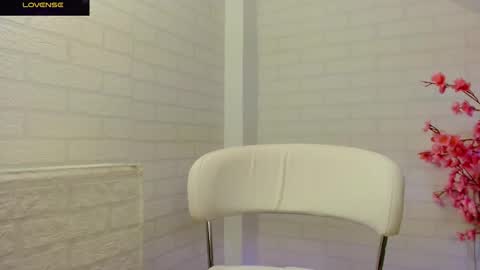 Leena online show from 11.11.25