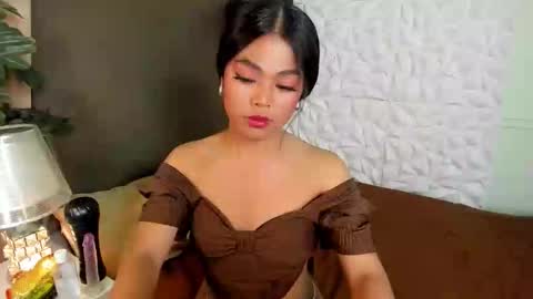 Snapshot of madonnajhonson chatting on 10.17.25 madonnajhonson online show from 10.17.25