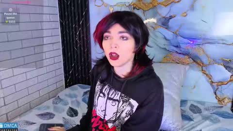 maevekuro online show from 10.23.25