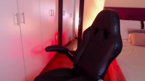Snapshot of mafer_meow chatting on 03.11.25 Mafer Flor online show from 03.11.25