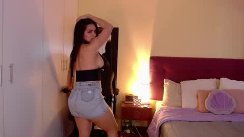 Snapshot of mafer_meow chatting on 10.12.25 Mafer Flor online show from 10.12.25