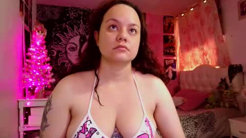 Snapshot of magic_clairewitch chatting on 12.28.24 Claire online show from 12.28.24
