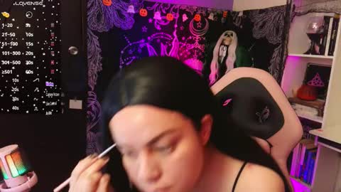 Snapshot of magic_clairewitch chatting on 10.13.25 Claire online show from 10.13.25