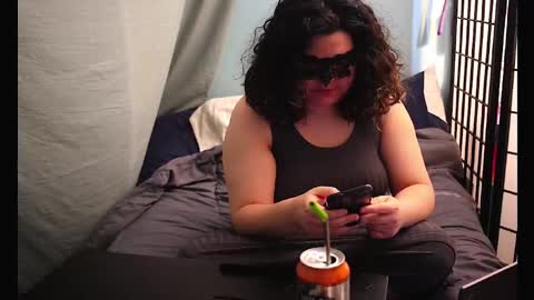 Snapshot of magicalgirlfrieren chatting on 10.30.25 magicalgirlfrieren online show from 10.30.25