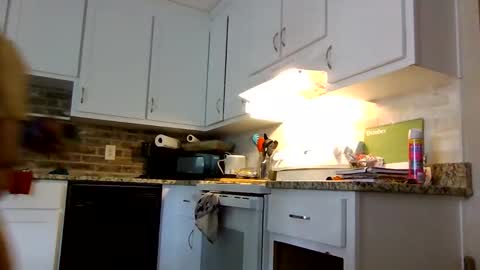 Snapshot of magsjane chatting on 11.05.25 Kaye online show from 11.05.25