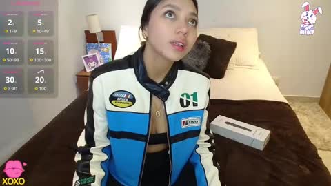 Snapshot of maiaa_evans chatting on 09.17.25 t online show from 09.17.25