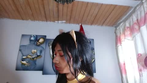 Snapshot of maidi_hot chatting on 12.27.24 Bella Maidi online show from 12.27.24