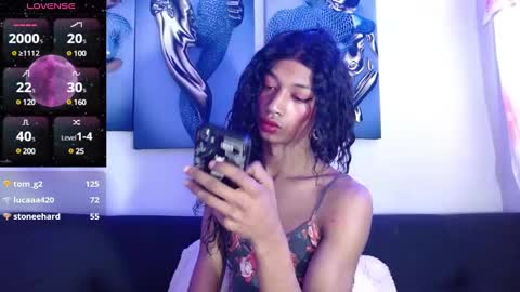 Snapshot of maidi_hot chatting on 12.29.24 Bella Maidi online show from 12.29.24