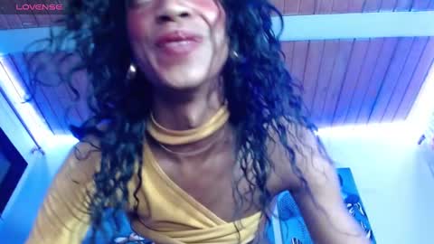 Snapshot of maidi_hot chatting on 01.01.25 Bella Maidi online show from 01.01.25