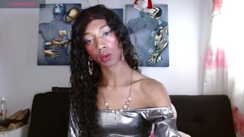 Snapshot of maidi_hot chatting on 01.12.25 Bella Maidi online show from 01.12.25