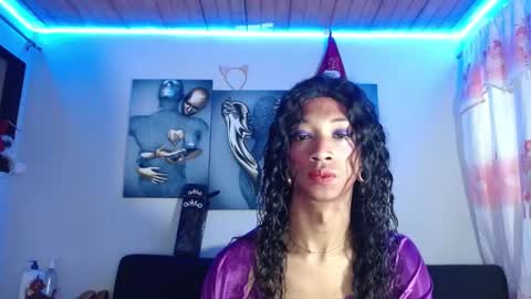 Snapshot of maidi_hot chatting on 01.19.25 Bella Maidi online show from 01.19.25