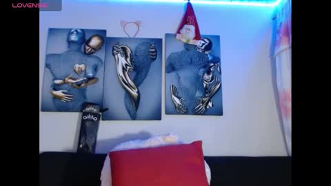 Snapshot of maidi_hot chatting on 01.22.25 Bella Maidi online show from 01.22.25