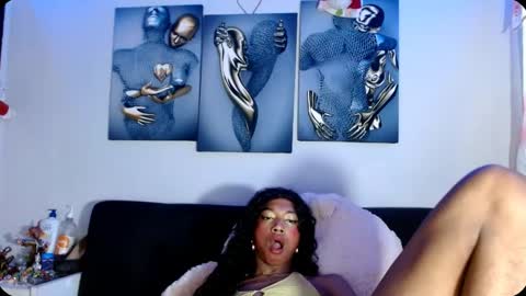 Snapshot of maidi_hot chatting on 02.05.25 Bella Maidi online show from 02.05.25