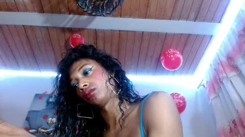 Snapshot of maidi_hot chatting on 02.18.25 Bella Maidi online show from 02.18.25