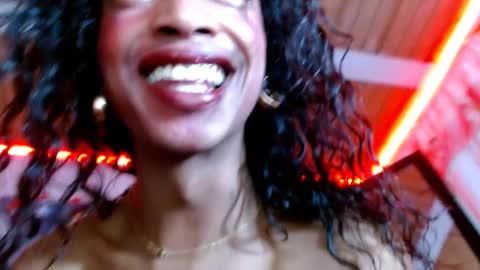 Snapshot of maidi_hot chatting on 03.09.25 Bella Maidi online show from 03.09.25