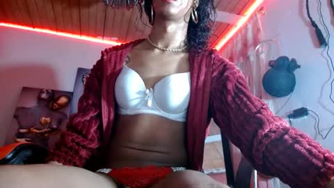 Snapshot of maidi_hot chatting on 10.02.25 Bella Maidi online show from 10.02.25