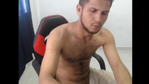 Snapshot of maik_135 chatting on 09.18.25 maicol online show from 09.18.25