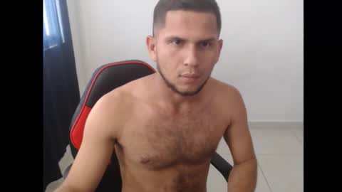 Snapshot of maik_135 chatting on 09.22.25 maicol online show from 09.22.25