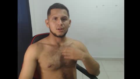 Snapshot of maik_135 chatting on 09.24.25 maicol online show from 09.24.25