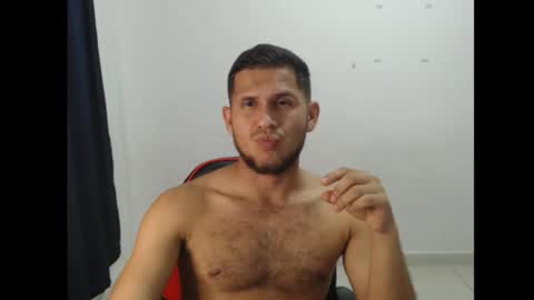 Snapshot of maik_135 chatting on 09.29.25 maicol online show from 09.29.25