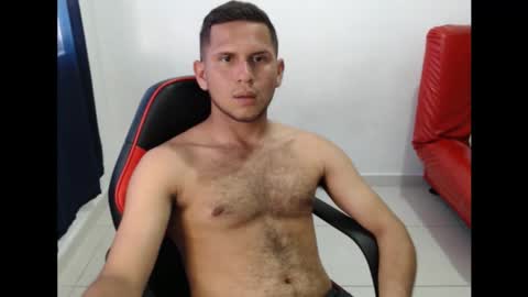 Snapshot of maik_135 chatting on 10.14.25 maicol online show from 10.14.25