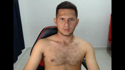 Snapshot of maik_135 chatting on 10.16.25 maicol online show from 10.16.25
