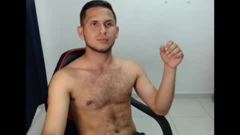 Snapshot of maik_135 chatting on 10.18.25 maicol online show from 10.18.25