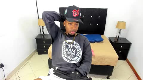 Snapshot of maikol_monstercock chatting on 09.30.25 M A I K O L -- M O N S T E R C O C L online show from 09.30.25