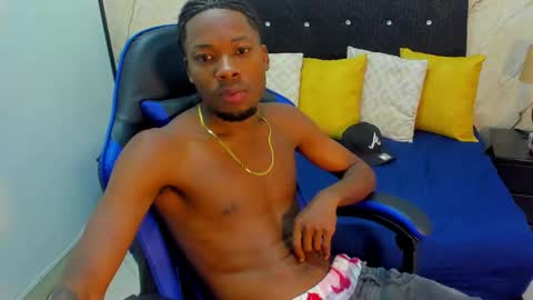 Snapshot of maikol_monstercock chatting on 11.05.25 M A I K O L -- M O N S T E R C O C L online show from 11.05.25