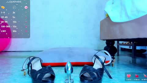 Snapshot of mailyn_er chatting on 01.10.25 Mailyn online show from 01.10.25